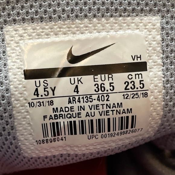 Grey and pink Nike shoes - Picture 4 of 4